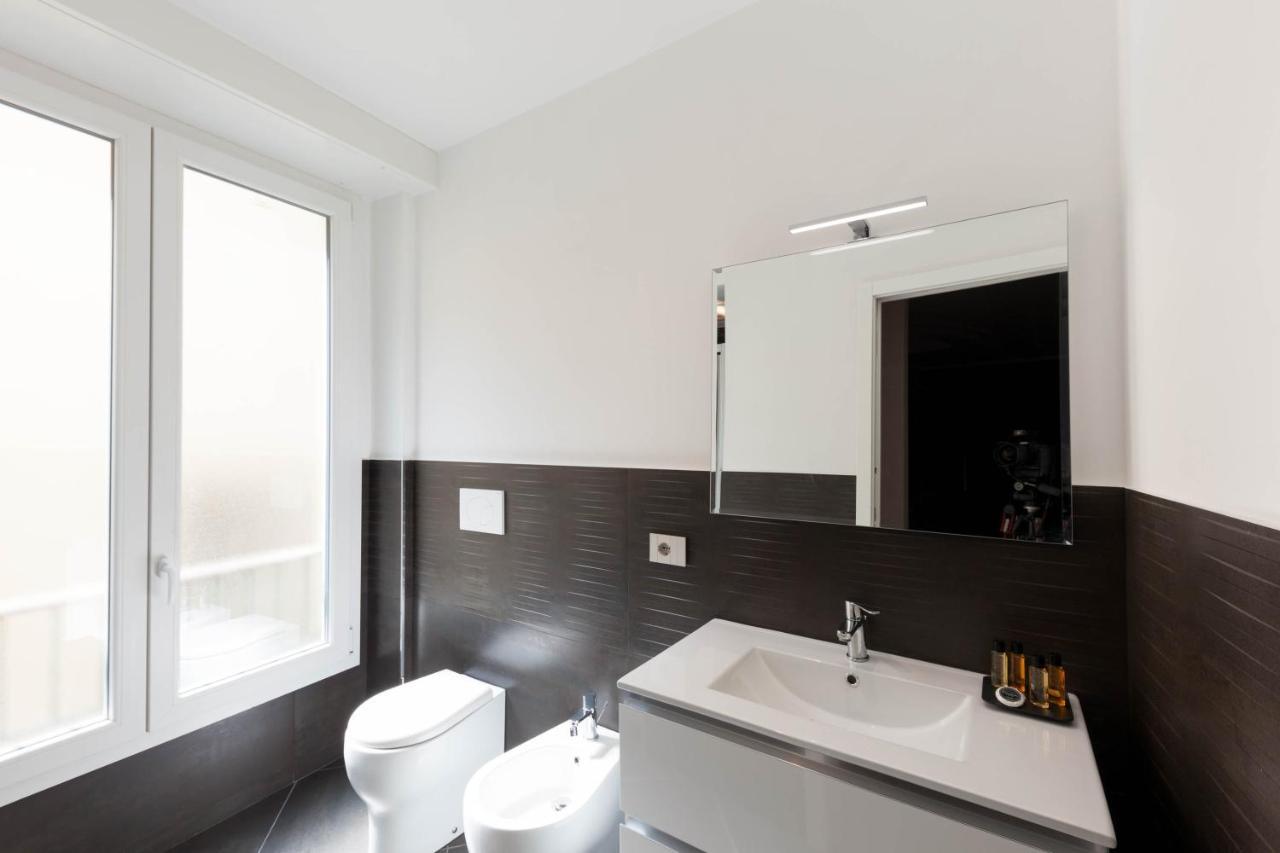 Teseo Apartments & Relax Genoa Bagian luar foto