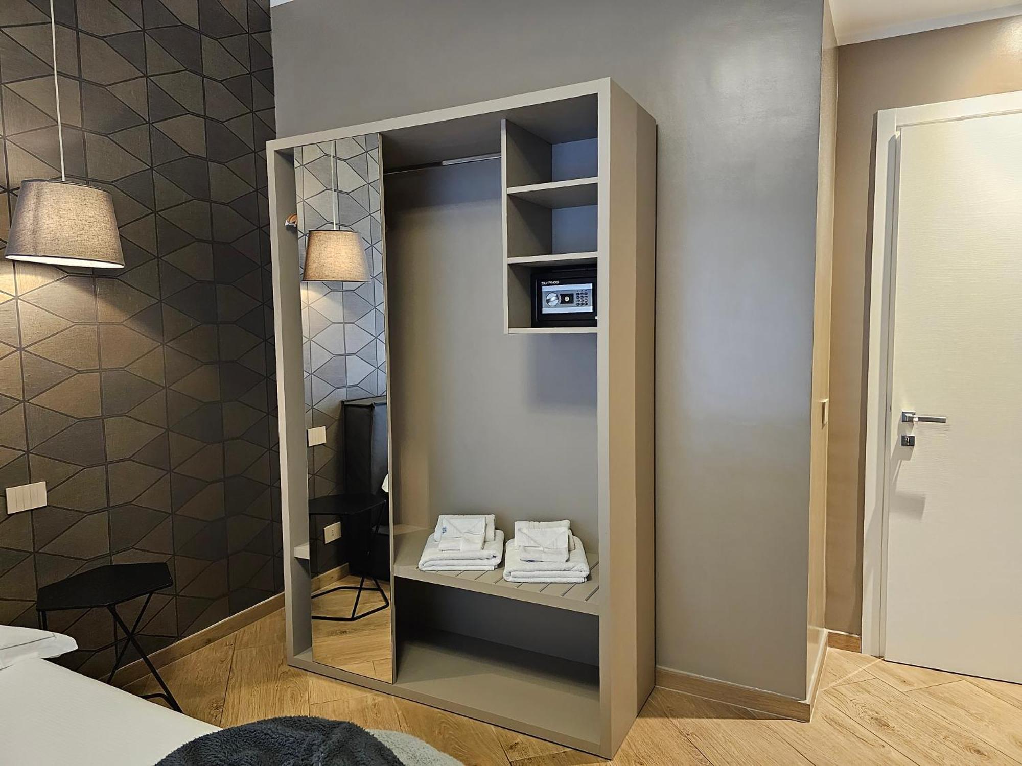 Teseo Apartments & Relax Genoa Bagian luar foto